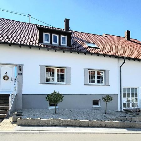 Schicke Komfortwohnung Zum Wohlfuehlen Merchweiler Buitenkant foto